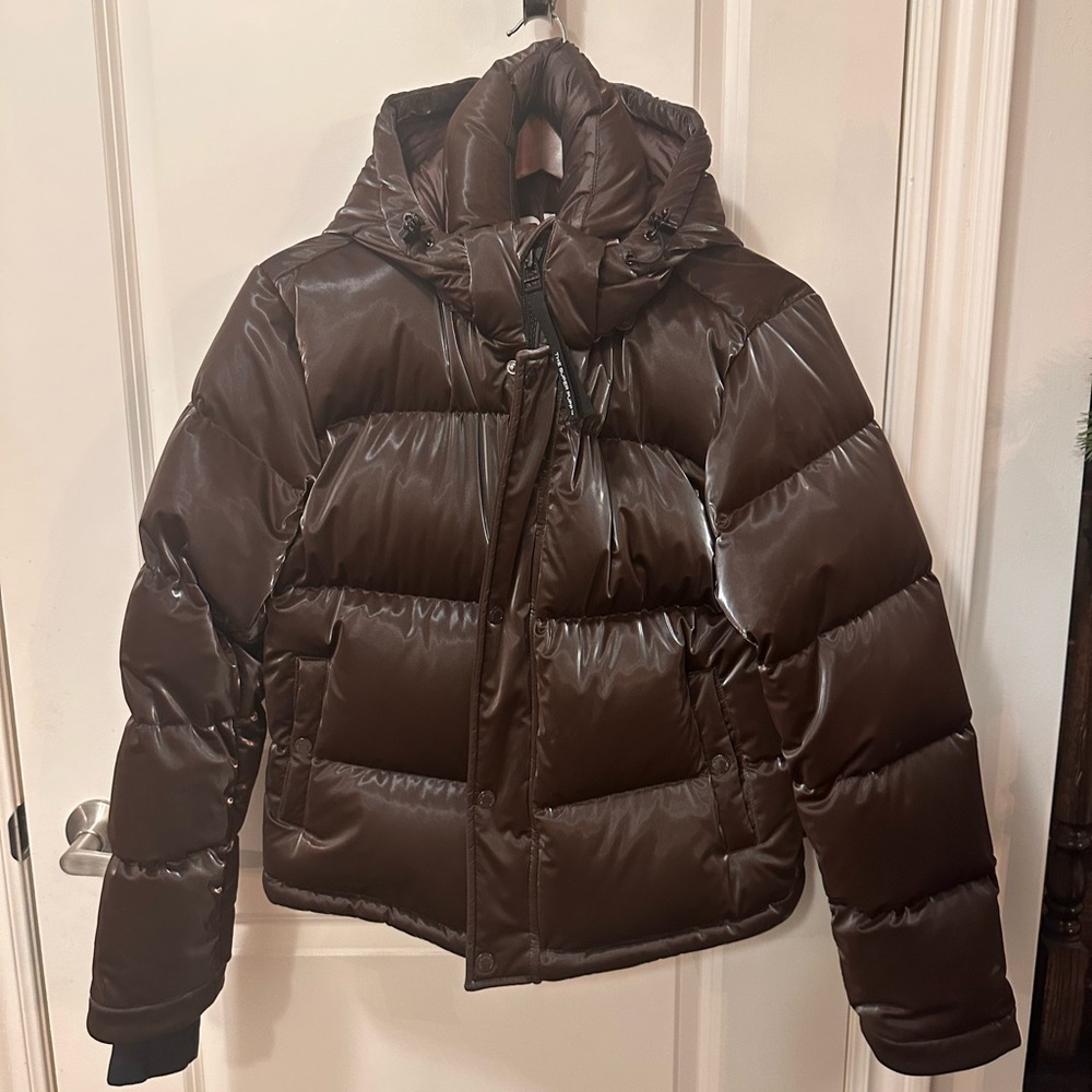 Aritzia The Super Puff Shorty - Liquid Shine